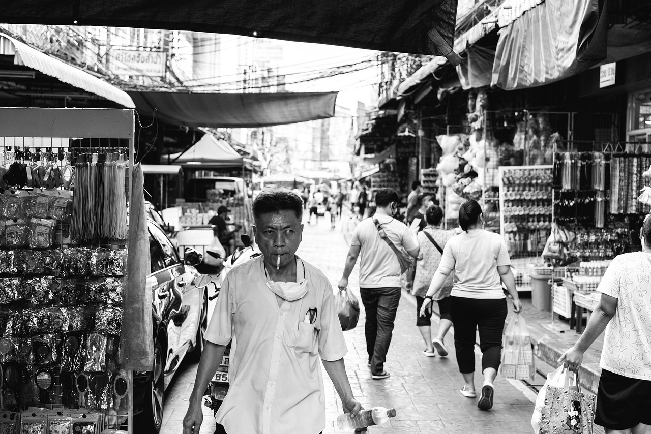 2.52-Person Households: China Is Entering an Era of Low Marriage and Low Fertility